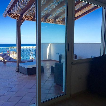 Solarium Achilles Lejlighed Giardini Naxos Eksteriør billede