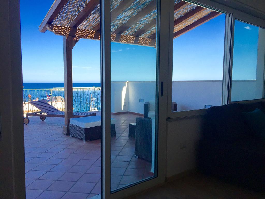 Solarium Achilles Lejlighed Giardini Naxos Eksteriør billede
